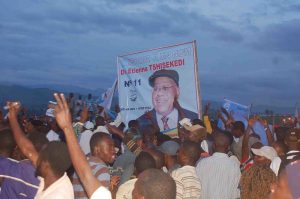 Article : Les médias racontent la mort d’Etienne Tshisekedi